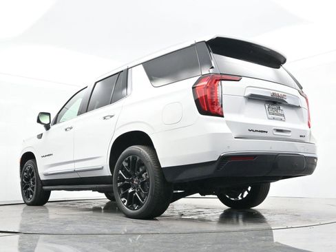 Used 2023 GMC Yukon SLT w/ SLT Premium Package image 47