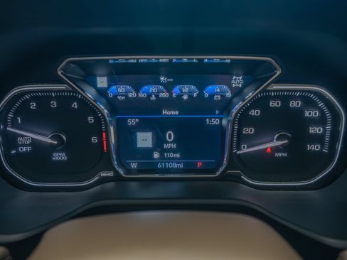 Used 2021 GMC Yukon Denali w/ Denali Premium Package AWD/4WD image 10