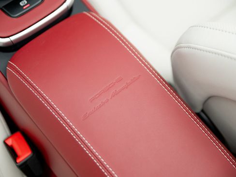 Certified 2026 Porsche 911 Targa 4 GTS AWD/4WD image 28
