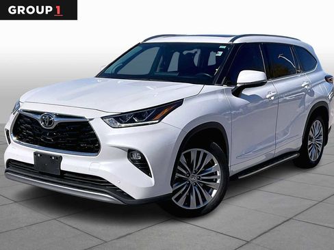 Used 2022 Toyota Highlander Platinum image 1