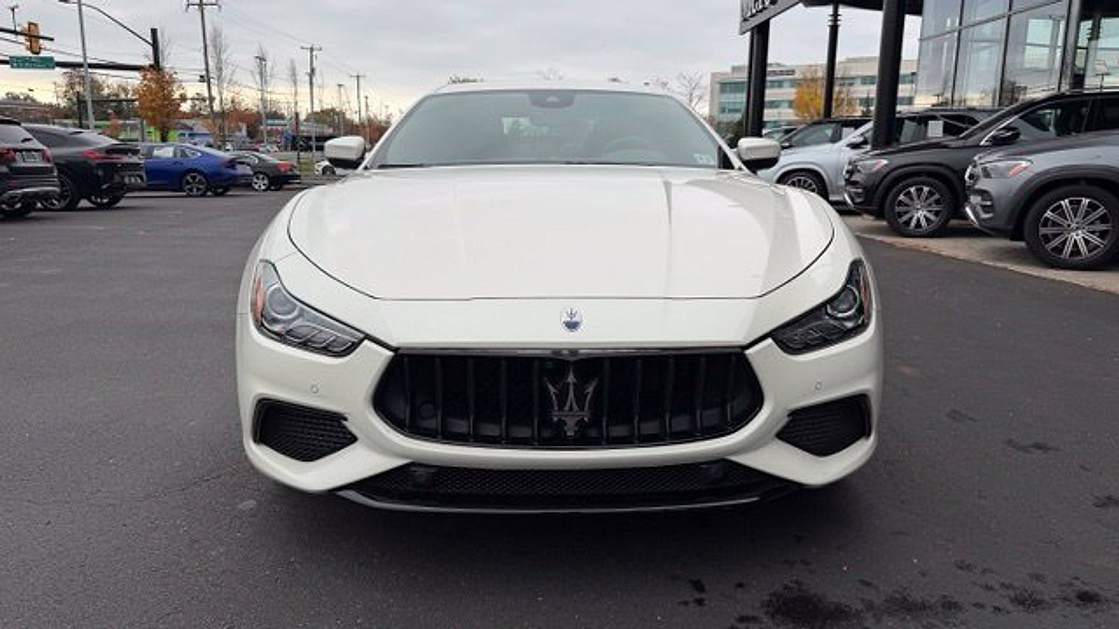 Used 2022 Maserati Ghibli Modena Q4 AWD/4WD image 2