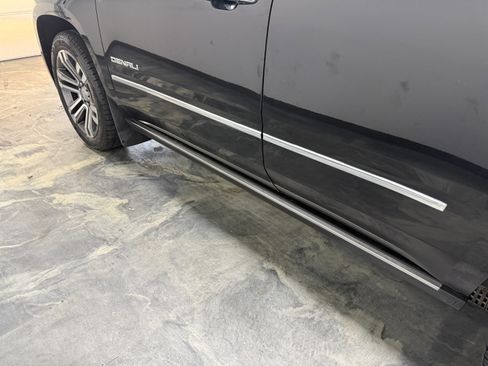 Used 2019 GMC Yukon Denali w/ Denali Ultimate Package AWD/4WD image 39