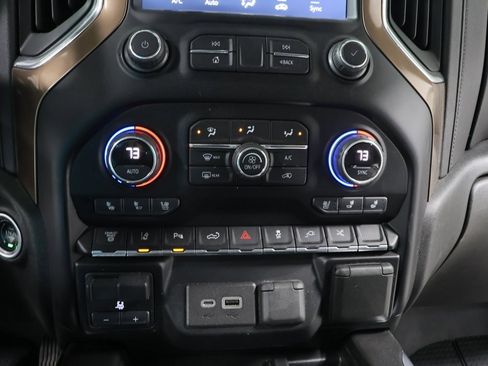 Used 2021 Chevrolet Silverado 2500 High Country image 9