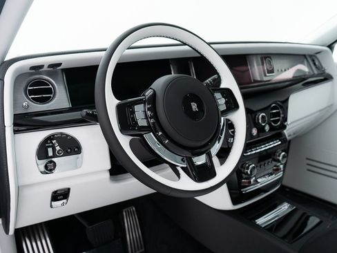 Certified 2026 Rolls-Royce Phantom Sedan RWD image 15