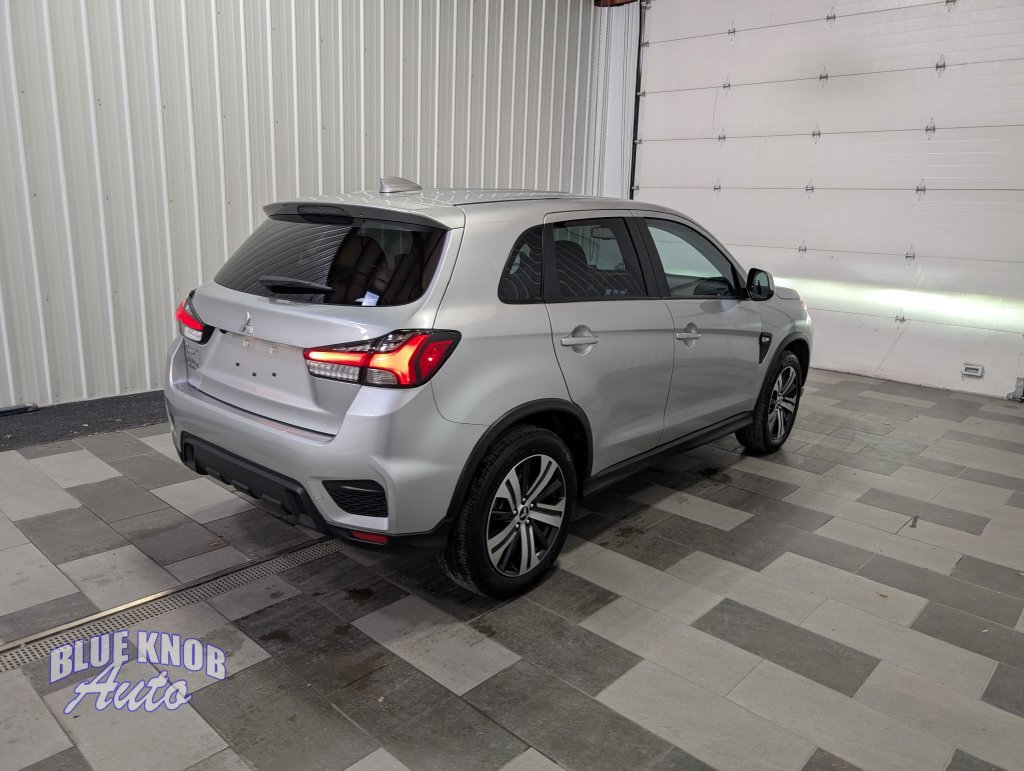 Used 2026 Mitsubishi Outlander Sport ES AWD/4WD image 4