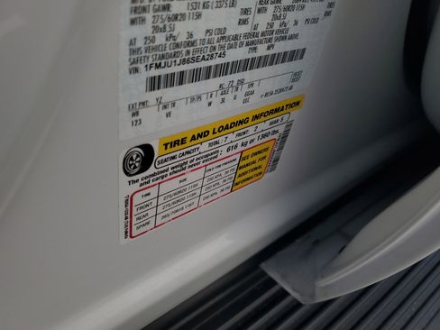 Certified 2025 Ford Expedition Active image 32