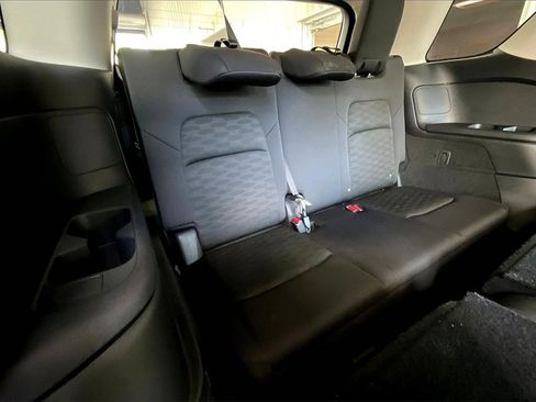 Used 2024 Nissan Pathfinder SV image 16