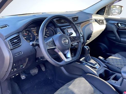 Used 2018 Nissan Rogue Sport SV w/ SV Technology Package image 14