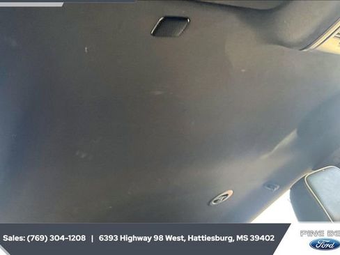 Used 2022 GMC Yukon SLT w/ SLT Luxury Package image 16