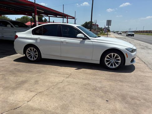 Used 2017 BMW 320i Sedan RWD image 12