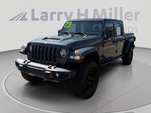Used 2023 Jeep Gladiator Mojave AWD/4WD image 1