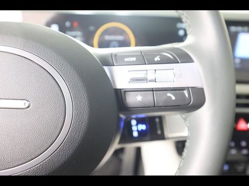 Used 2025 Hyundai Tucson Limited AWD/4WD image 25