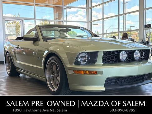 Used 2005 Ford Mustang GT Premium RWD image 1