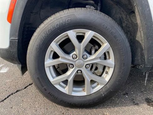 Used 2023 Jeep Grand Cherokee Limited image 22