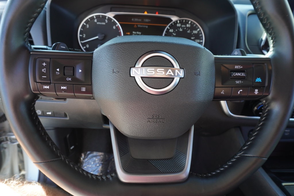 Certified 2025 Nissan Rogue SV FWD image 17