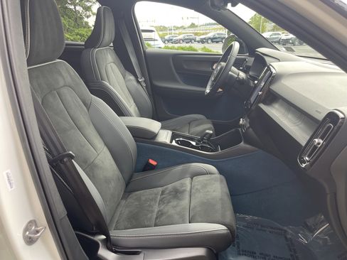 Used 2023 Volvo XC40 Recharge Ultimate w/ Protection Package Premier image 20