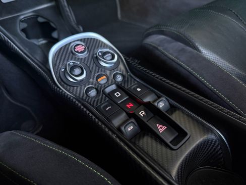 Used 2018 McLaren 570S Spider image 37