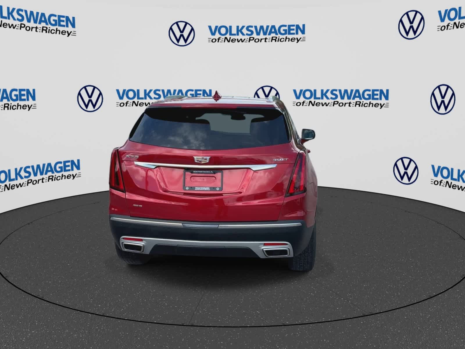 Used 2025 Cadillac XT5 Premium Luxury w/ LPO, Floor Liner Package AWD/4WD image 7