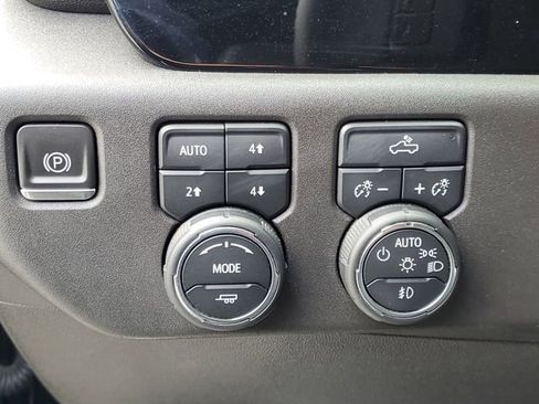 Used 2024 Chevrolet Silverado 1500 LT Trail Boss w/ Convenience Package II image 6