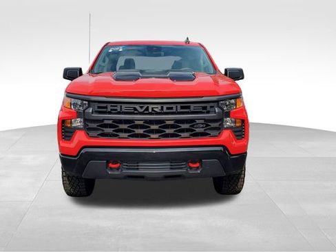 Certified 2025 Chevrolet Silverado 1500 Custom Trail Boss w/ LPO, Dark Essentials Package AWD/4WD image 8