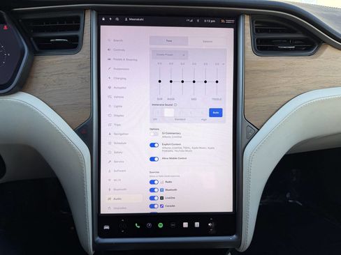 Used 2020 Tesla Model S Long Range Plus image 17