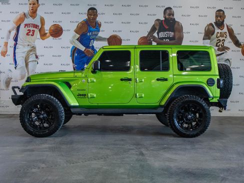 Used 2020 Jeep Wrangler Unlimited Sahara w/ Uconnect 4C Nav & Sound Group AWD/4WD image 17