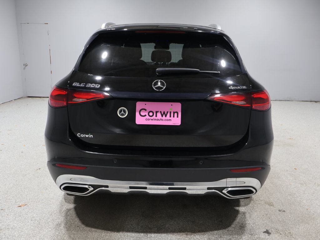 Used 2023 Mercedes-Benz GLC 300 4MATIC image 3