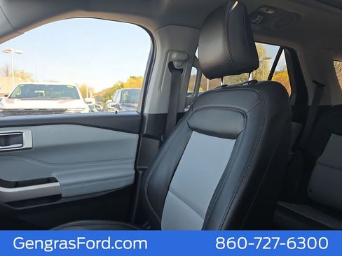 Used 2022 Ford Explorer XLT w/ Equipment Group 202A image 40