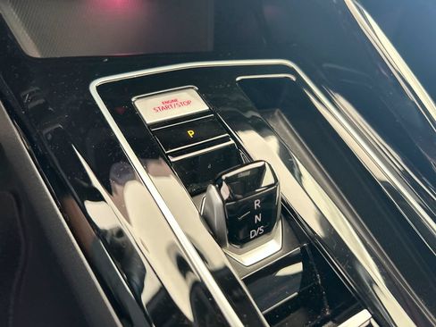 Certified 2025 Volkswagen GTI SE FWD image 28