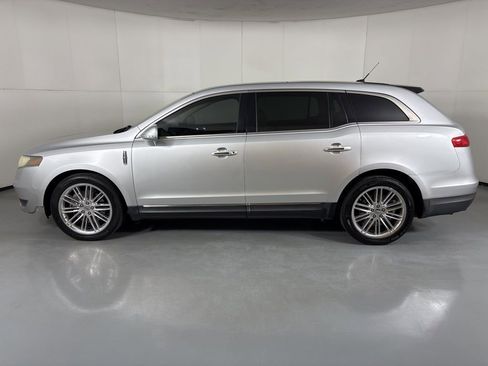 Used 2013 Lincoln MKT AWD image 5