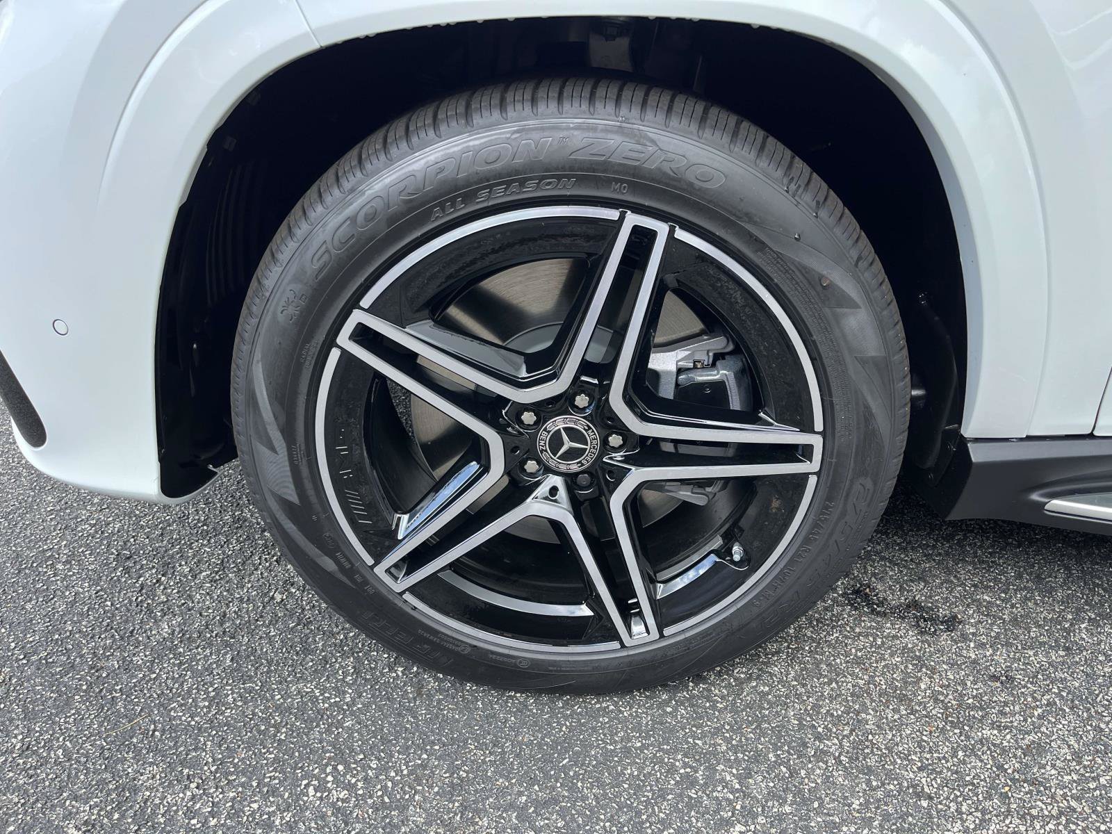 New 2027 Mercedes-Benz GLS 450 4MATIC image 17