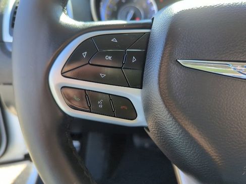 Used 2018 Chrysler 300 Touring w/ Chrome Appearance Package image 12