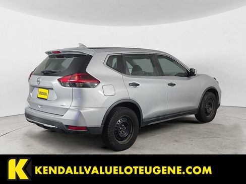 Used 2018 Nissan Rogue S AWD/4WD image 5