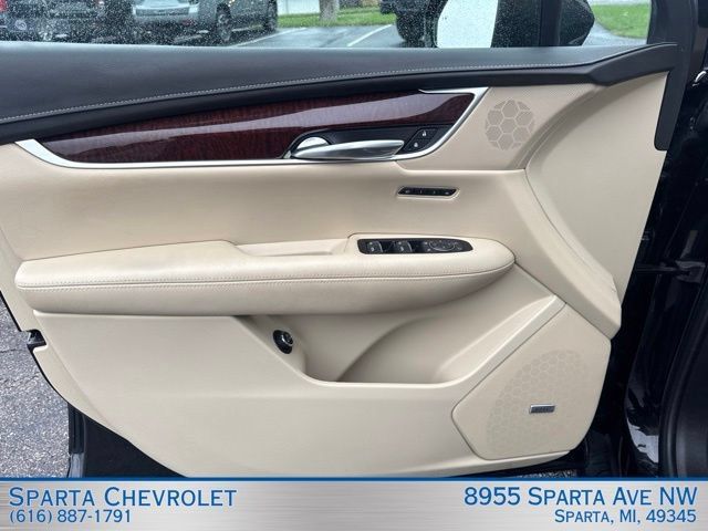 Used 2019 Cadillac XT5 Luxury AWD/4WD image 11
