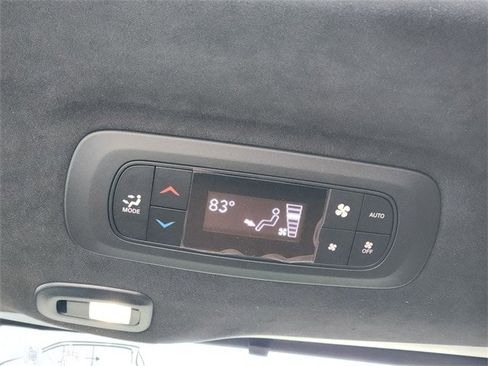 New 2026 Chrysler Pacifica Limited image 23