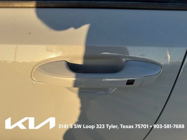 Certified 2023 Kia Sorento SX AWD/4WD image 6