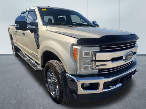 Used 2017 Ford F250 Lariat w/ Lariat Ultimate Package image 4