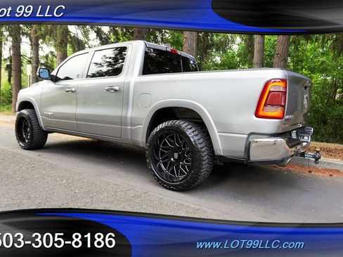 Used 2019 RAM 1500 Laramie AWD/4WD image 11