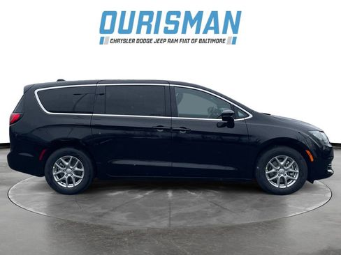 New 2026 Chrysler Voyager LX image 7