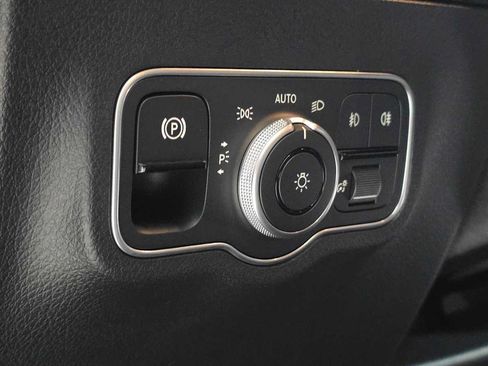 Used 2025 Mercedes-Benz GLA 250 image 24