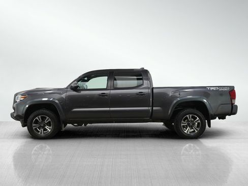 Used 2016 Toyota Tacoma SR5 image 2