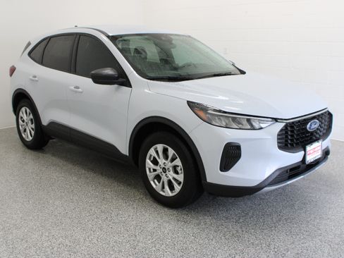 Used 2025 Ford Escape Active FWD image 4