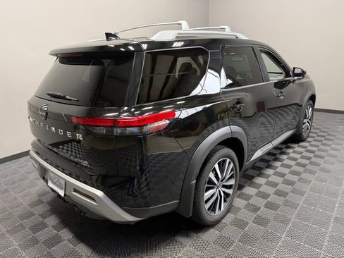 Used 2022 Nissan Pathfinder Platinum w/ Lighting Package (N92) AWD/4WD image 8