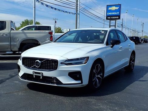 Used 2024 Volvo S60 B5 Plus AWD/4WD image 5