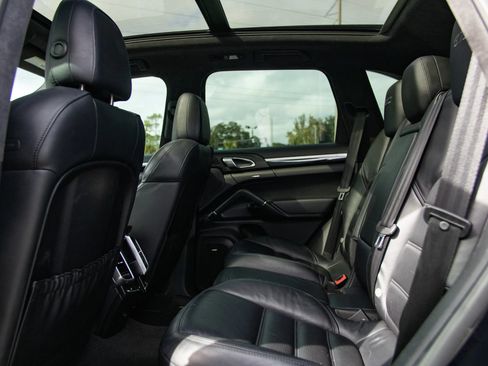 Used 2016 Porsche Cayenne GTS AWD/4WD image 28