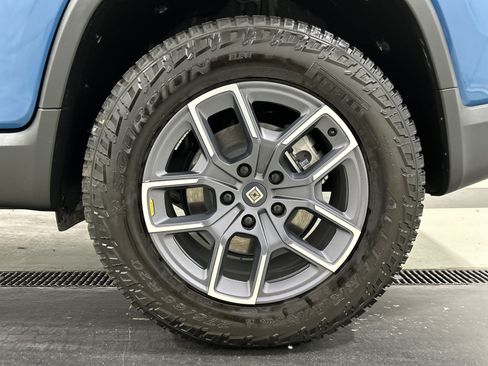 Used 2024 Rivian R1T Adventure AWD/4WD image 10