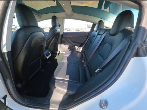Used 2018 Tesla Model 3 Long Range RWD image 4