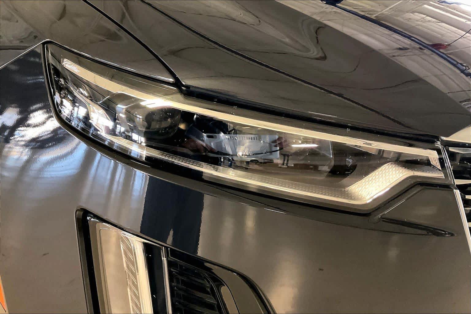 Used 2020 Cadillac XT6 Premium Luxury w/ Platinum Package FWD image 25