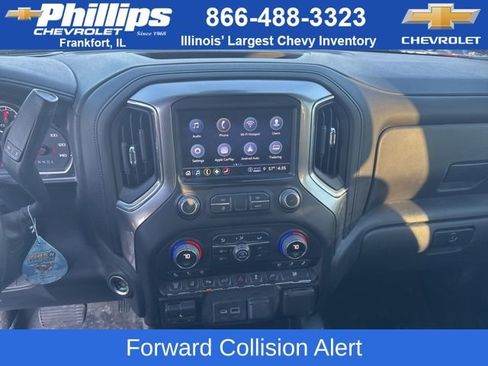 Used 2022 Chevrolet Silverado 2500 LTZ w/ LTZ Convenience Package image 12