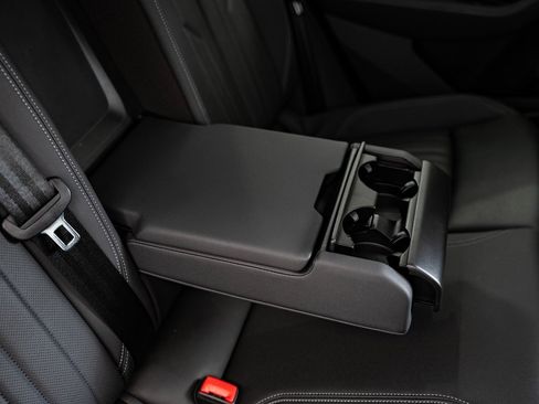 Used 2021 Audi e-tron Premium Plus w/ Premium Plus Package image 46